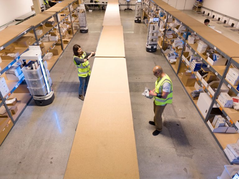 Zebra Symmetry Fulfillment -AMR Multiple Robots